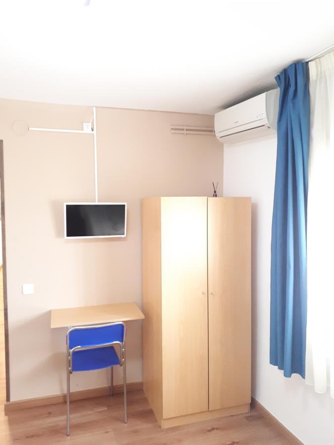 Hostal Oklahoma レウス エクステリア 写真