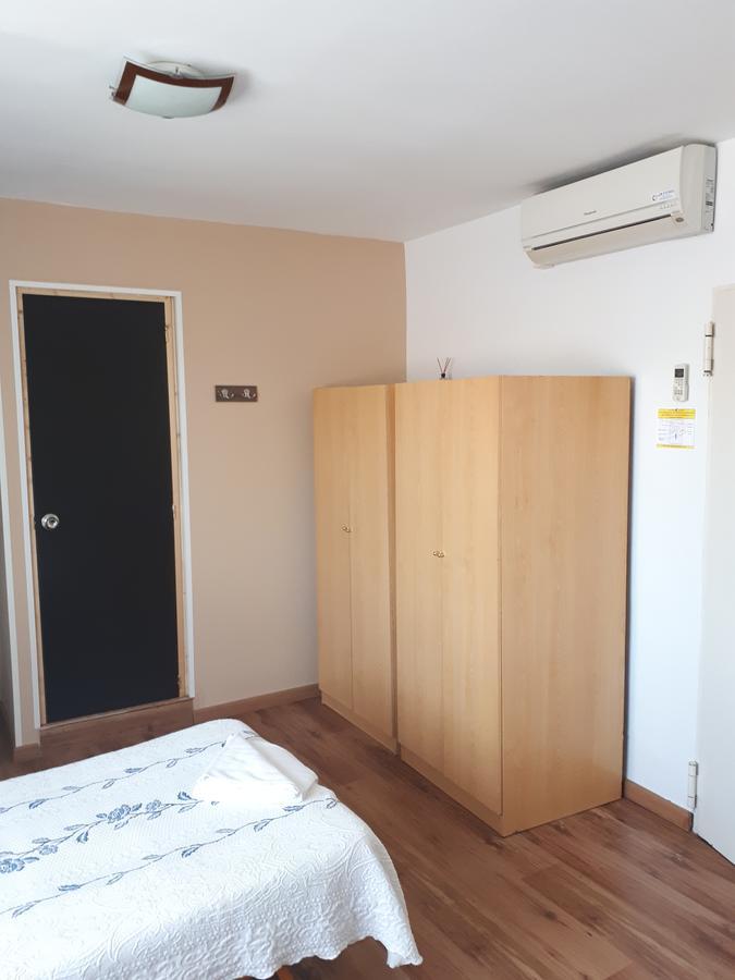 Hostal Oklahoma レウス エクステリア 写真