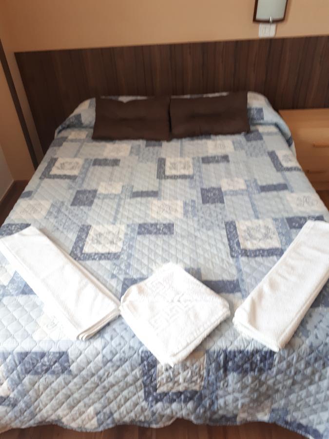 Hostal Oklahoma レウス エクステリア 写真