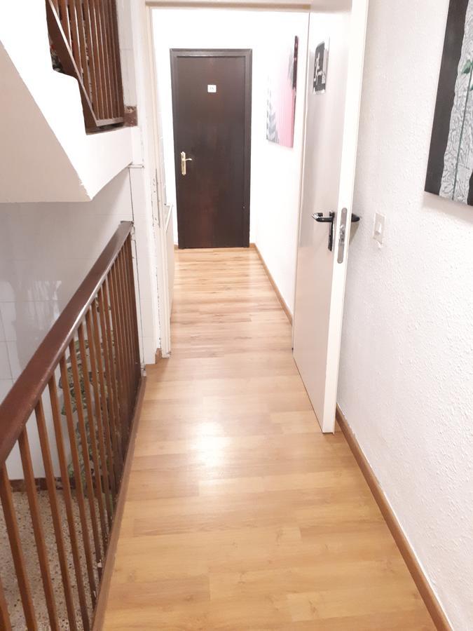 Hostal Oklahoma レウス エクステリア 写真