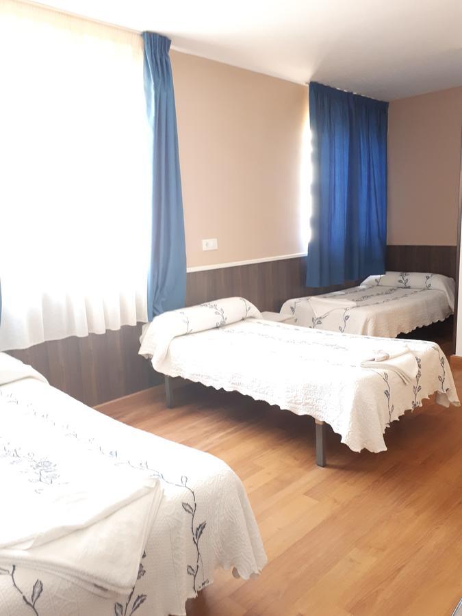 Hostal Oklahoma レウス エクステリア 写真