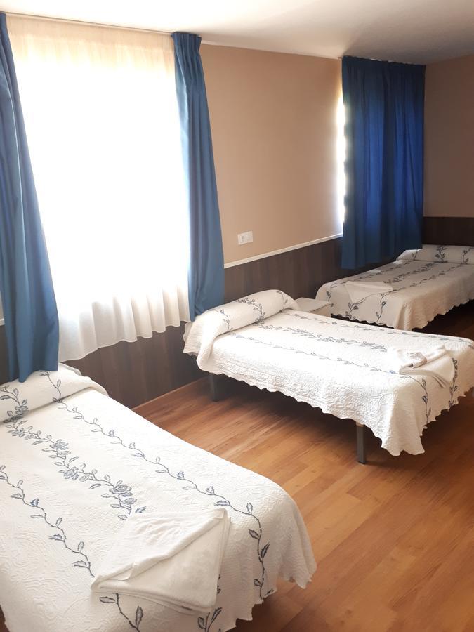 Hostal Oklahoma レウス エクステリア 写真