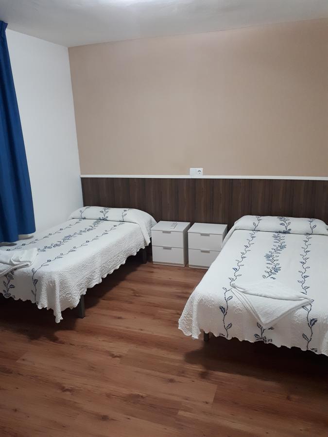 Hostal Oklahoma レウス エクステリア 写真