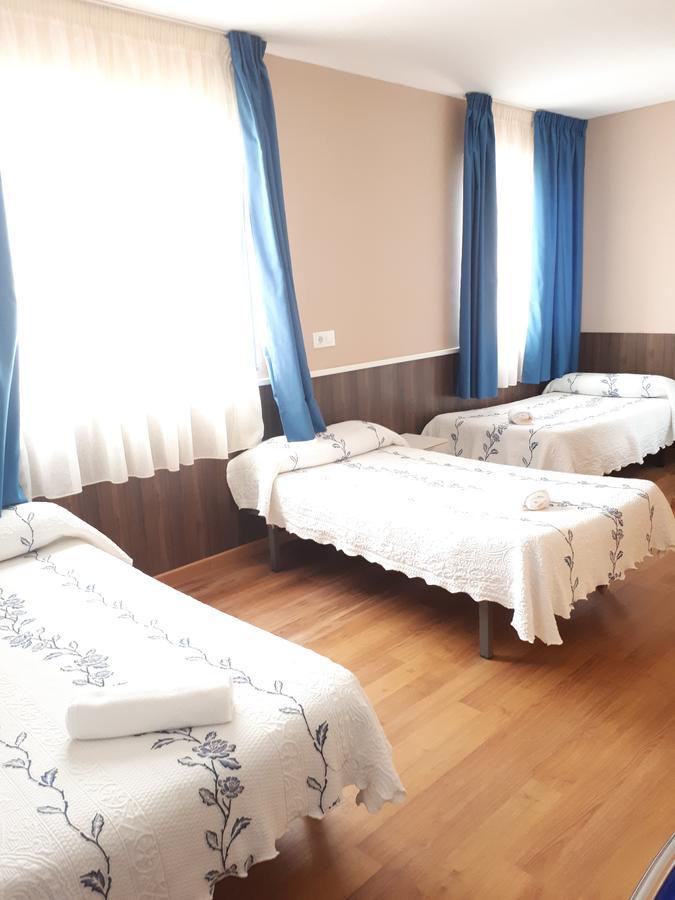 Hostal Oklahoma レウス エクステリア 写真